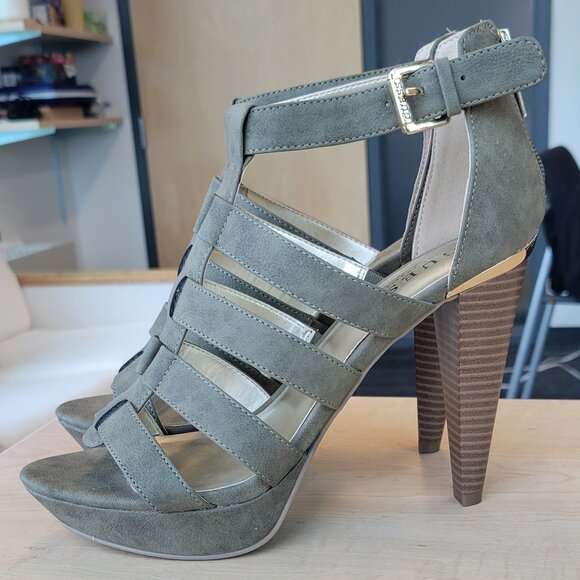 Guess Gladiator Heels - Picture 3 of 8